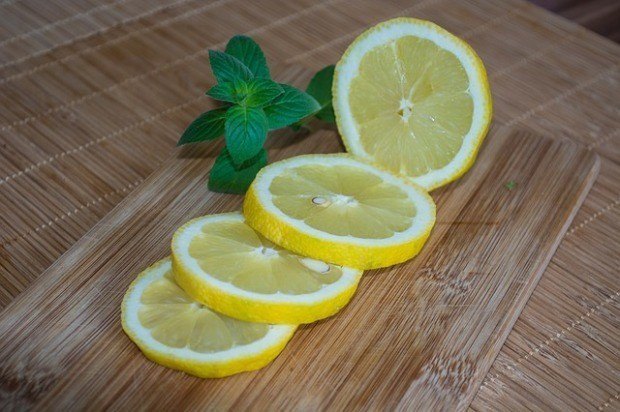 Benefits of Lemon Water <a href="http://pixabay.com/users/Acatana/">Acatana</a> / Pixabay